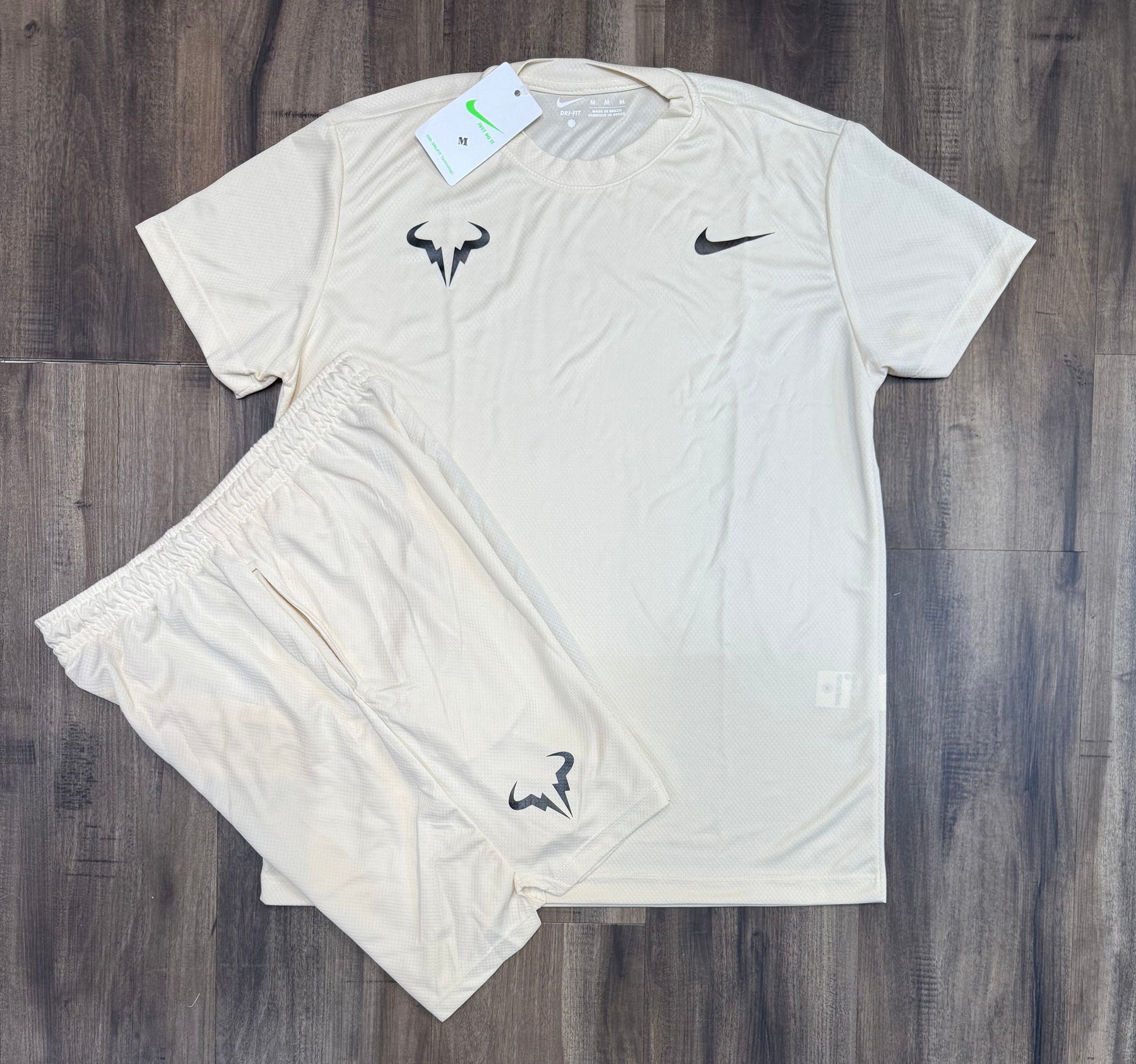Mega promocao camiseta e shorts