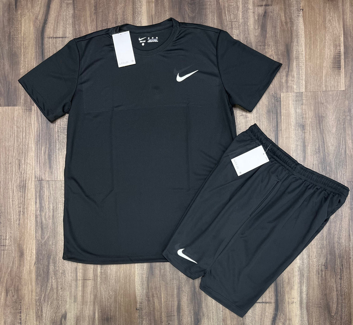 Mega promocao camiseta e shorts