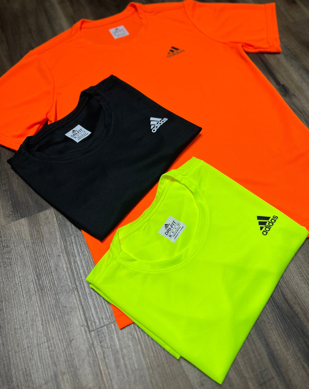 Kit com 3 camisetas adidas dri-fit