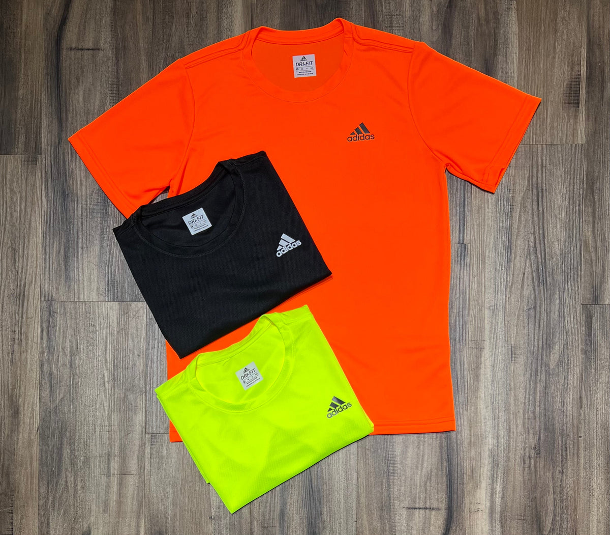 Kit com 3 camisetas adidas dri-fit