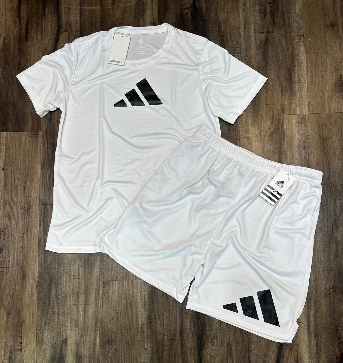 Mega promocao camiseta e shorts