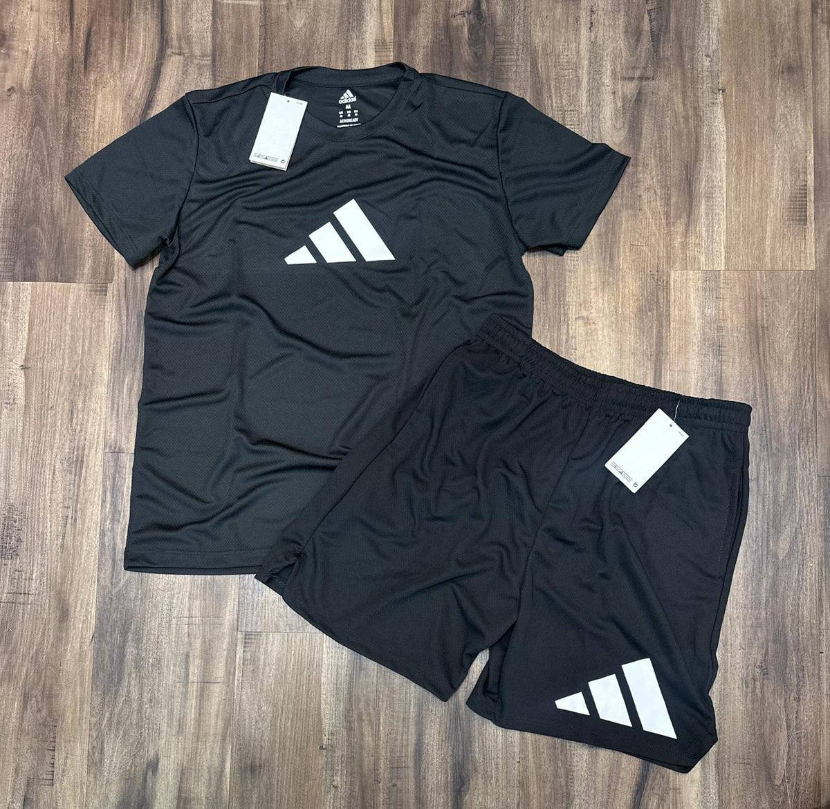 Mega promocao camiseta e shorts